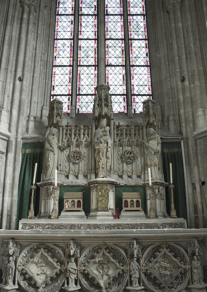 L’autel de 1852 situé au fond de la chapelle de la Vierge et dédié à cette dernière. On y trouve figuré l’Annonciation, la Visitation ainsi que le Roi David et le prophète Isaïe | ORAEDES (2015)